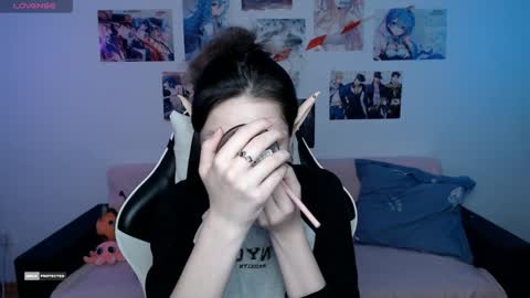 Snapshot of hugomin chatting on 12-25-24, 12:37 HugoMin online show from 12-25-24, 12:37