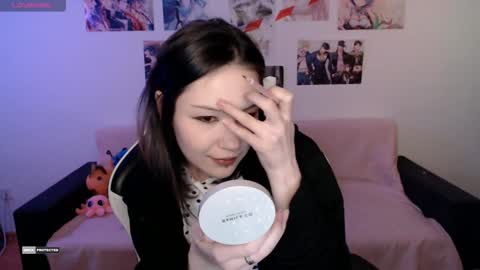 Snapshot of hugomin chatting on 12-25-24, 04:22 HugoMin online show from 12-25-24, 04:22