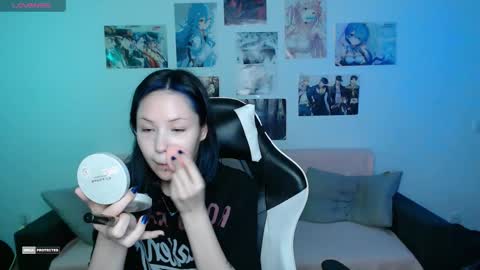 Snapshot of hugomin chatting on 03-10-25, 08:23 HugoMin online show from 03-10-25, 08:23