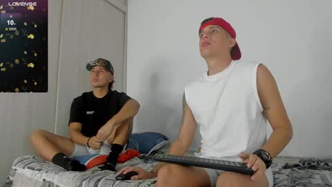 Snapshot of hugosan2 chatting on 12-02-24, 01:14 Hugo online show from 12-02-24, 01:14