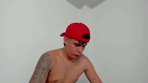 Snapshot of hugosan2 chatting on 02-08-25, 08:32 Hugo online show from 02-08-25, 08:32