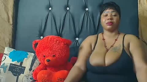 Snapshot of humongoustitss500929 chatting on 09-18-25, 05:37 humongoustitss500929 online show from 09-18-25, 05:37