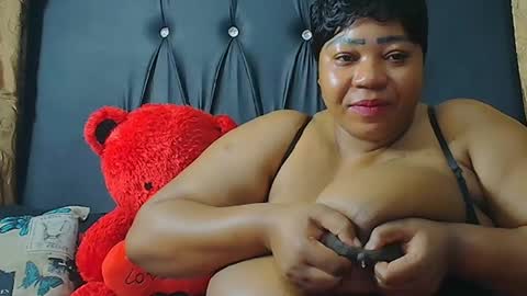 Snapshot of humongoustitss500929 chatting on 09-27-25, 05:51 humongoustitss500929 online show from 09-27-25, 05:51