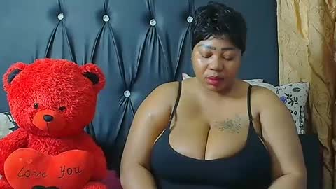 Snapshot of humongoustitss500929 chatting on 09-28-25, 02:33 humongoustitss500929 online show from 09-28-25, 02:33