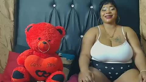 Snapshot of humongoustitss500929 chatting on 10-10-25, 06:40 humongoustitss500929 online show from 10-10-25, 06:40