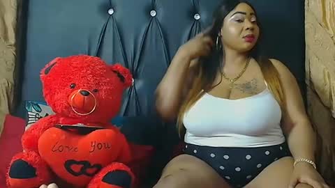 Snapshot of humongoustitss500929 chatting on 10-13-25, 05:02 humongoustitss500929 online show from 10-13-25, 05:02