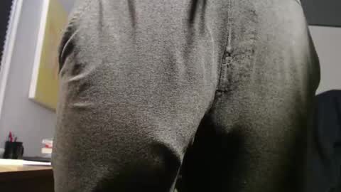 Big uncut cock dripping online show from 10-12-25, 09:03