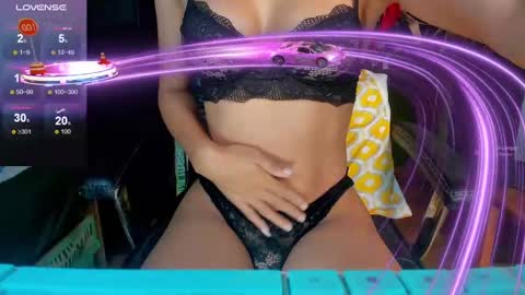 Snapshot of hungasiangirl chatting on 12-28-24, 08:37 help me make 25000 tokens for my mother HEARING aid online show from 12-28-24, 08:37