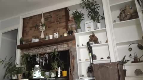 hungitalian40 online show from 11-13-25, 10:14