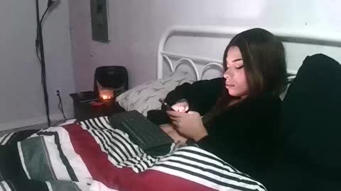 Snapshot of hungotterfag chatting on 12-15-25, 03:33 Mao online show from 12-15-25, 03:33