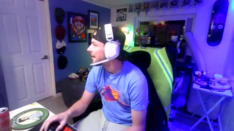 Snapshot of hungtxcock92 chatting on 12-14-25, 12:54 hungtxcock92 online show from 12-14-25, 12:54