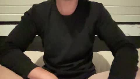 Snapshot of hungwank95 chatting on 12-13-24, 07:53 hungwank95 online show from 12-13-24, 07:53