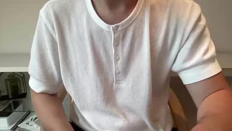 Snapshot of hungwank95 chatting on 01-05-25, 11:04 hungwank95 online show from 01-05-25, 11:04