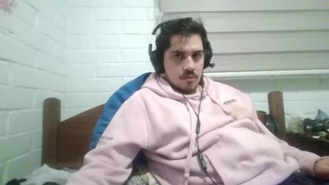 Snapshot of hungweeb chatting on 05-02-26, 01:43 Rod online show from 05-02-26, 01:43