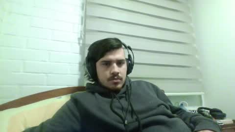 Snapshot of hungweeb chatting on 05-11-26, 02:28 Rod online show from 05-11-26, 02:28
