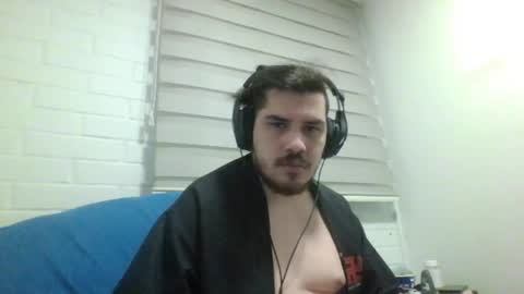 Snapshot of hungweeb chatting on 05-27-26, 06:32 Rod online show from 05-27-26, 06:32