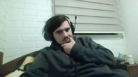 Snapshot of hungweeb chatting on 05-30-26, 03:36 Rod online show from 05-30-26, 03:36