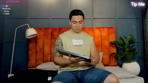 Snapshot of hunk_ryan chatting on 02-04-25, 12:33 hunk_ryan online show from 02-04-25, 12:33