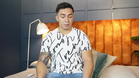 Snapshot of hunk_ryan chatting on 02-06-25, 12:48 hunk_ryan online show from 02-06-25, 12:48