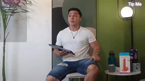 Snapshot of hunk_ryan chatting on 02-12-25, 12:33 hunk_ryan online show from 02-12-25, 12:33