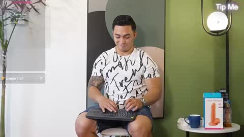 Snapshot of hunk_ryan chatting on 02-13-25, 12:21 hunk_ryan online show from 02-13-25, 12:21