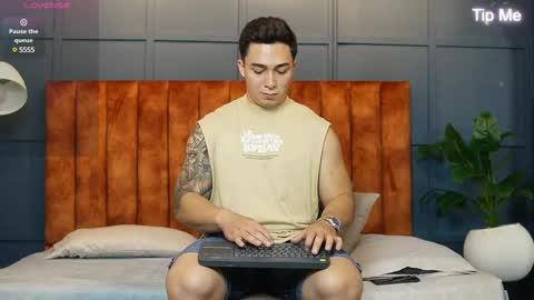 Snapshot of hunk_ryan chatting on 03-12-25, 11:42 hunk_ryan online show from 03-12-25, 11:42