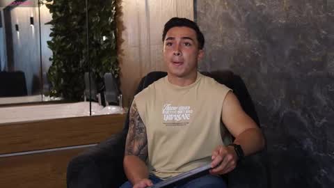 Snapshot of hunk_ryan chatting on 11-18-25, 12:53 hunk_ryan online show from 11-18-25, 12:53