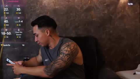 Snapshot of hunk_ryan chatting on 11-28-25, 02:20 hunk_ryan online show from 11-28-25, 02:20