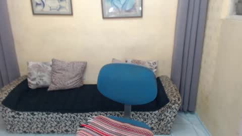 Snapshot of hunkdanny chatting on 12-21-24, 01:36 Danny online show from 12-21-24, 01:36