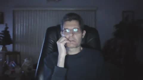 Snapshot of hunkmasclefad458 chatting on 12-16-24, 04:23 hunkmasclefad458 online show from 12-16-24, 04:23