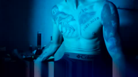 Snapshot of hunkwithglasses chatting on 12-14-25, 05:02 Wh8teboi online show from 12-14-25, 05:02