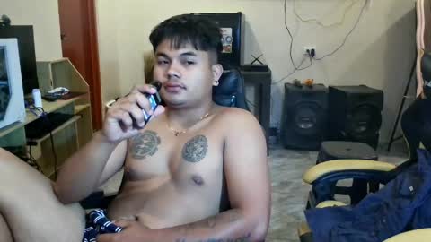 hunkyzeus online show from 04-21-26, 05:39