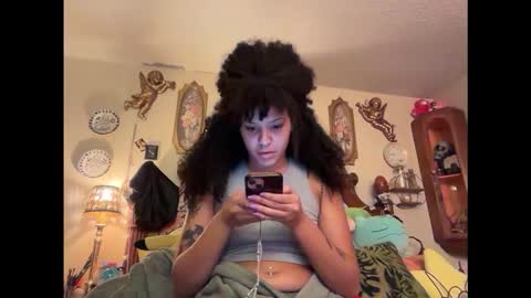 Snapshot of hunnybunbun666 chatting on 12-18-25, 02:28 bunni girl online show from 12-18-25, 02:28