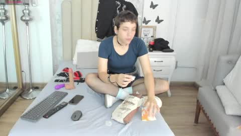 hunter exe  online show from 04-20-26, 03:42