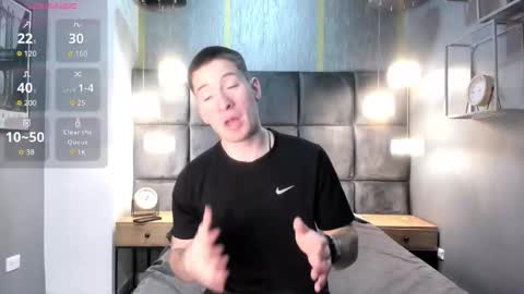 hunterheat_ online show from 12-03-25, 11:52