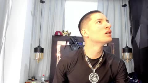 hunterheat_ online show from 04-11-26, 02:21