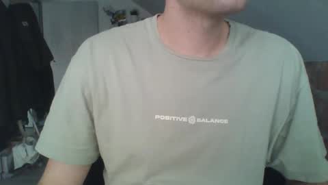 Snapshot of hunting_007 chatting on 03-03-25, 03:20 hunting_007 online show from 03-03-25, 03:20