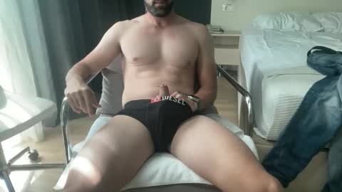 Snapshot of huracan01 chatting on 09-20-25, 10:05 huracan01 online show from 09-20-25, 10:05