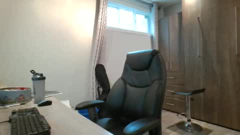 hurley7890 online show from 11-04-25, 06:07