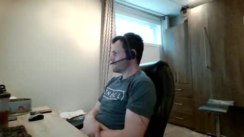 Snapshot of hurley7890 chatting on 05-07-26, 01:05 hurley7890 online show from 05-07-26, 01:05