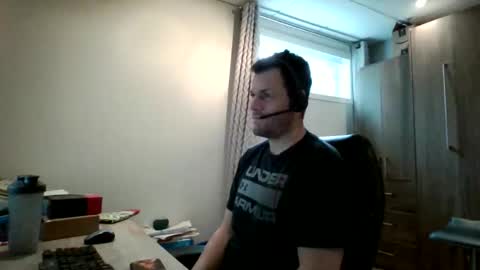 Snapshot of hurley7890 chatting on 05-08-26, 01:38 hurley7890 online show from 05-08-26, 01:38