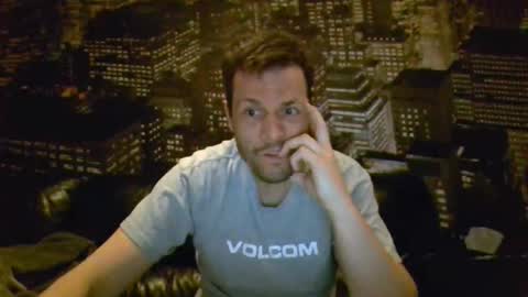 Snapshot of hurley7890 chatting on 05-11-26, 01:44 hurley7890 online show from 05-11-26, 01:44