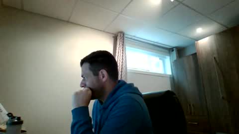 Snapshot of hurley7890 chatting on 06-05-26, 02:12 hurley7890 online show from 06-05-26, 02:12