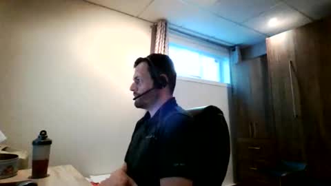 Snapshot of hurley7890 chatting on 06-09-26, 01:01 hurley7890 online show from 06-09-26, 01:01