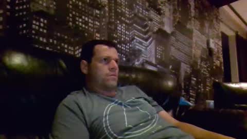 Snapshot of hurley7890 chatting on 06-10-26, 01:28 hurley7890 online show from 06-10-26, 01:28