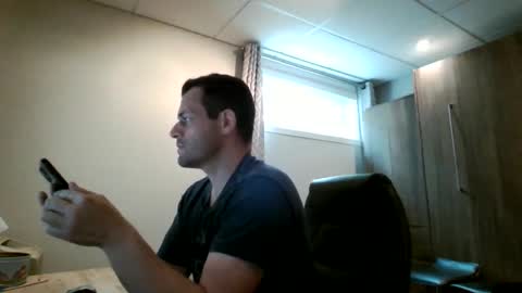 Snapshot of hurley7890 chatting on 06-11-26, 02:59 hurley7890 online show from 06-11-26, 02:59