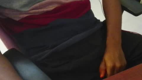 Snapshot of huxzizxhqnyx chatting on 10-24-25, 12:12 CHAVI online show from 10-24-25, 12:12