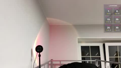 M I A online show from 11-11-25, 03:12