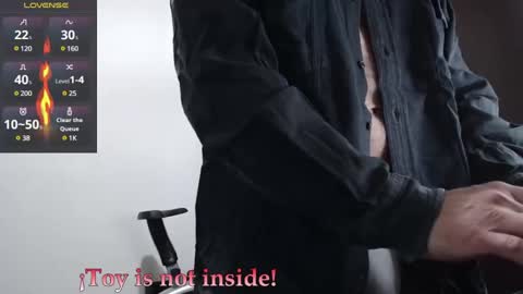 Snapshot of hxmister chatting on 01-05-25, 04:04 Andrew online show from 01-05-25, 04:04