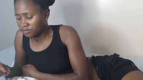 hyacinth_b online show from 07-06-26, 06:43